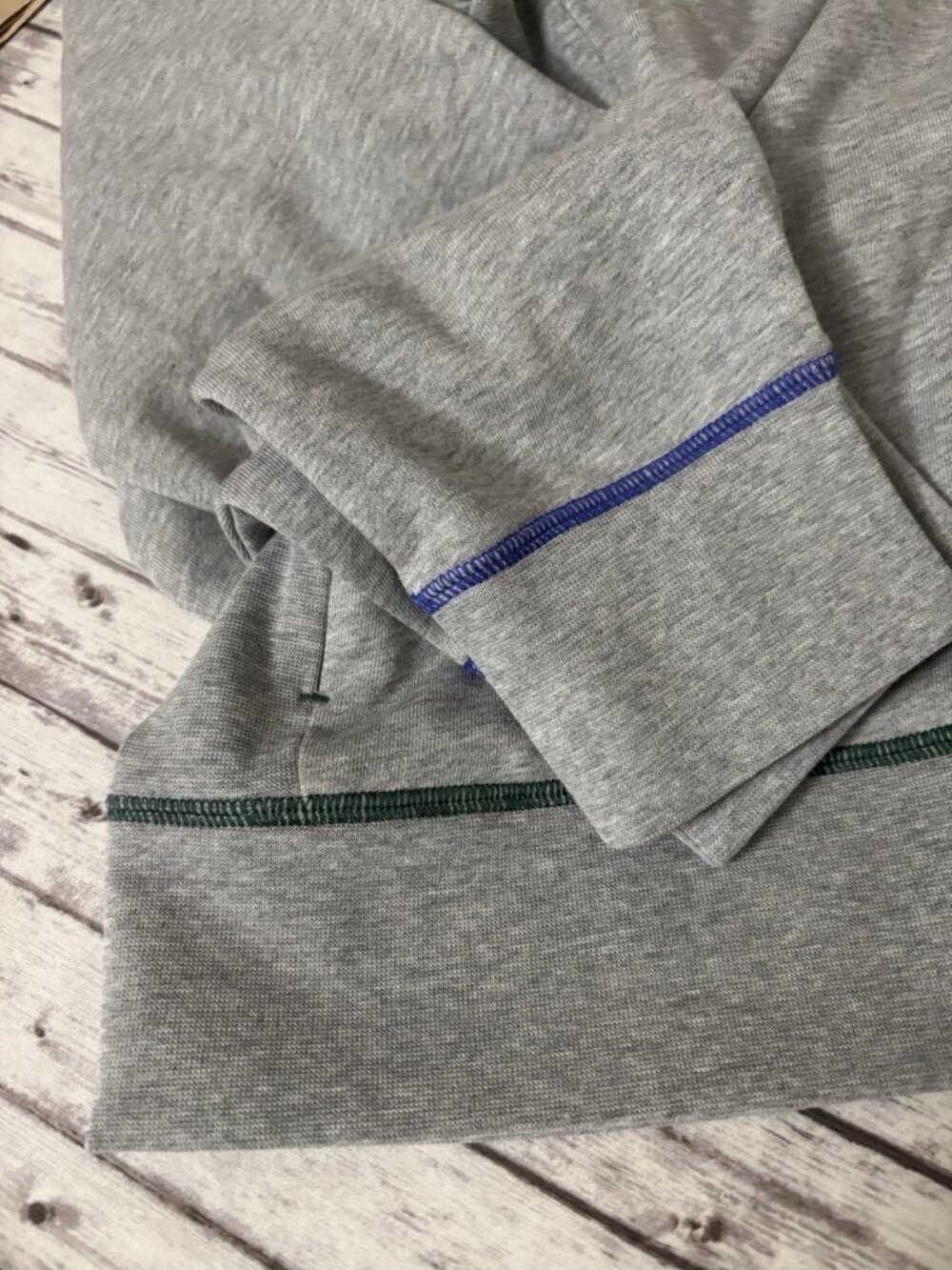 Bombas Women’s Large Gray Pullover Sweatshirt Crew Neck Pockets Outdoor Hike - Picture 7 of 9